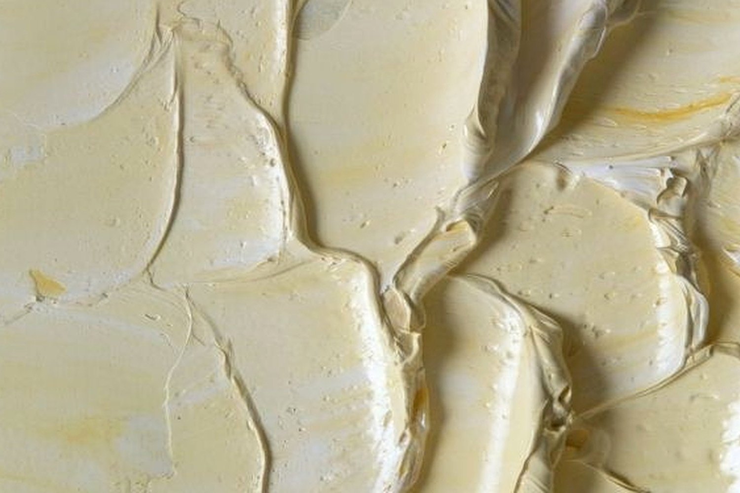 Sunscreen cream texture for Best daily SPF products for different skin types in the UK.
