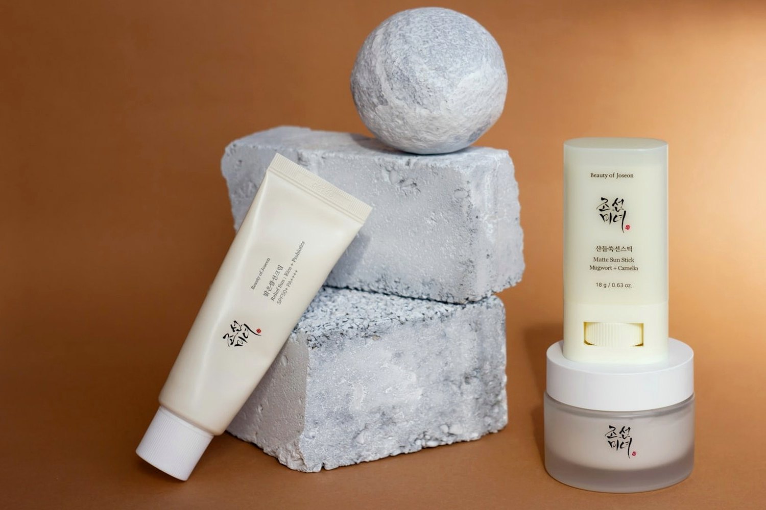 Compact spf product set for Combination skin SPF.