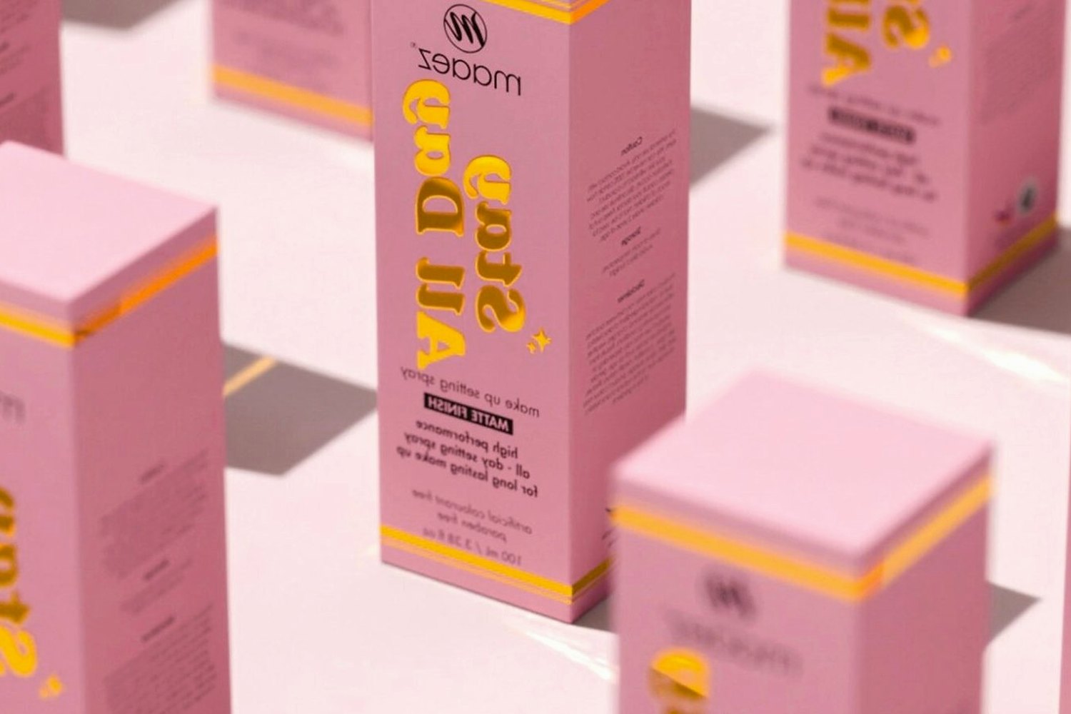 Compact spf product set for Matte sunscreen without a chalky finish.