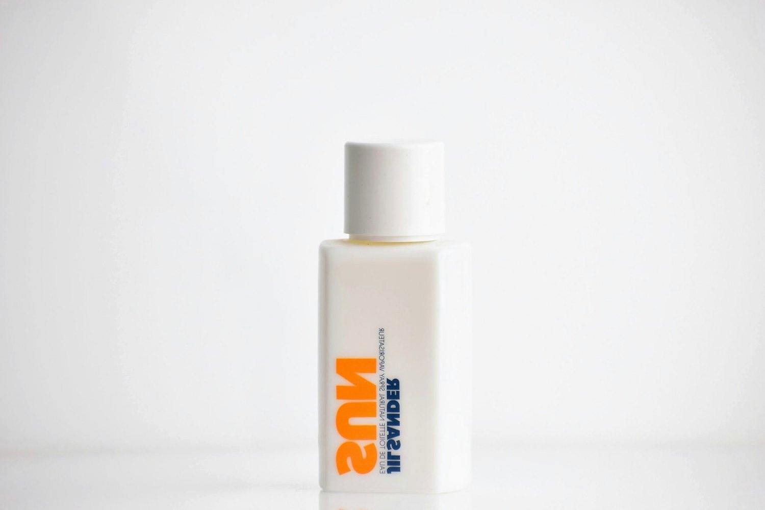 Single spf bottle or tube for Moisturiser with SPF or separate sunscreen?.