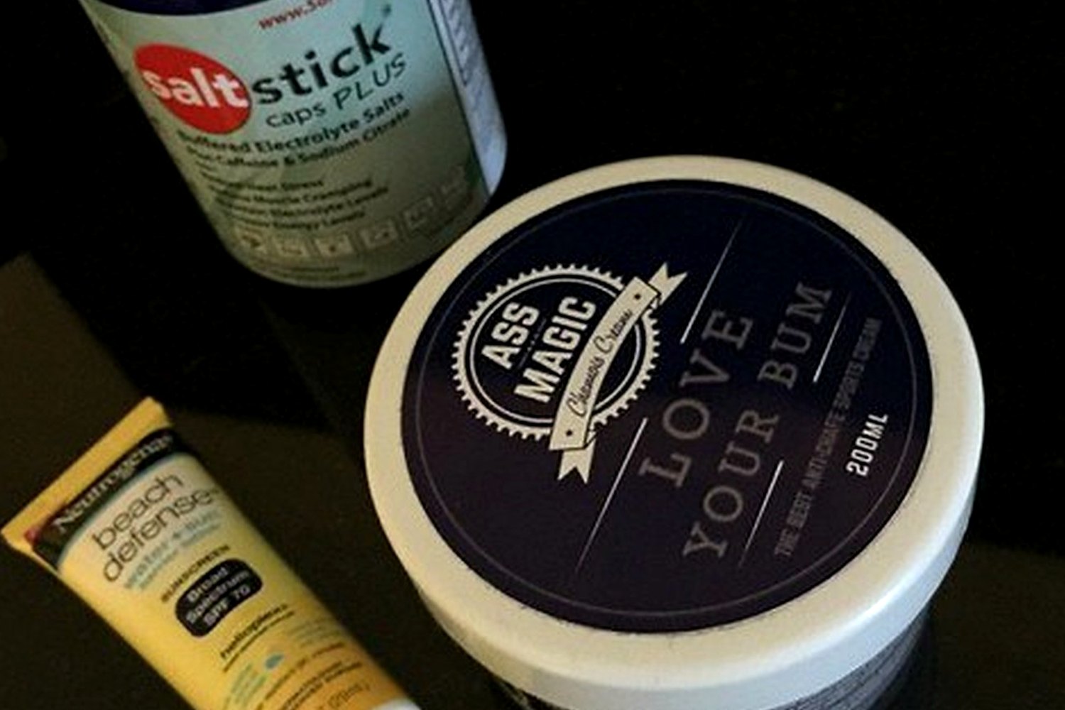 Reapplication stick or tin for Sunscreen sticks for reapplication.