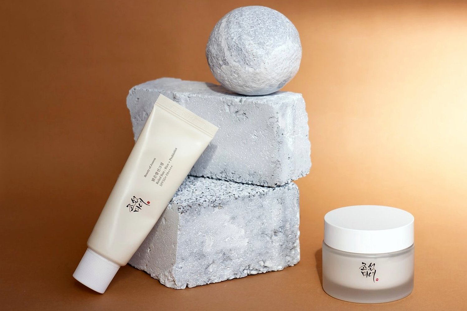 Compact spf product set for Water resistant SPF.