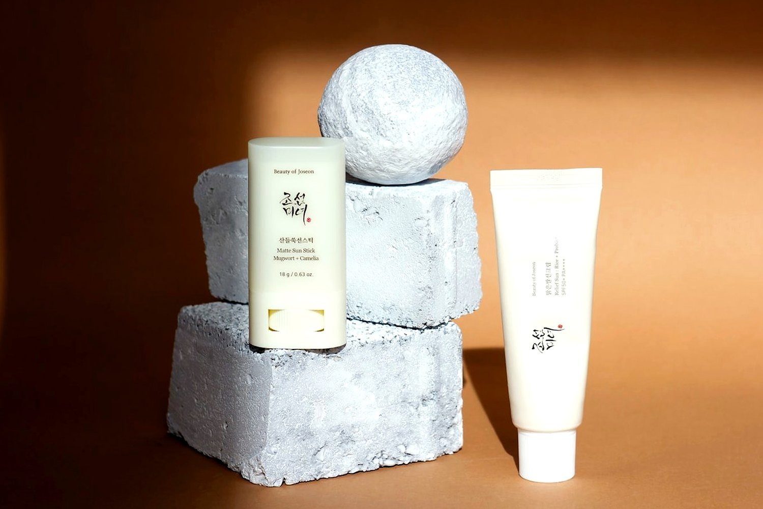 Compact spf product set for Water resistant SPF.